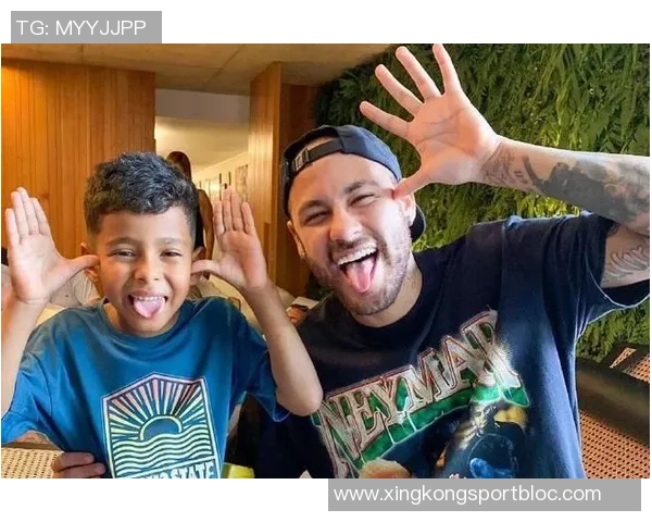 小球迷罕见疾病不屈精神造访桑托斯与内马尔亲密互动温暖人心