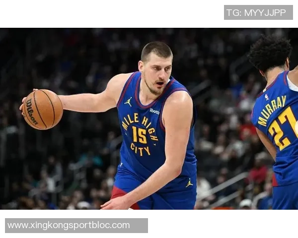 申京本赛季场均25分10板5助排名联盟第三仅次于约基奇和字母哥