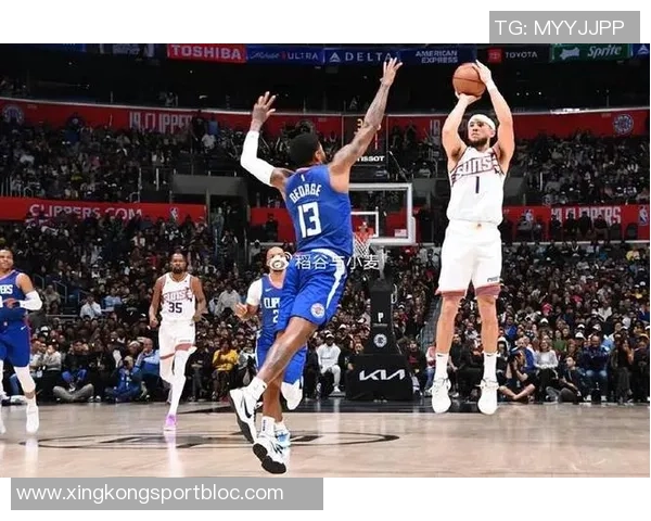 布克展望未来球队成长期待每场比赛的胜利与进步