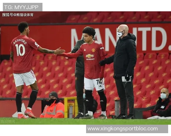 曼联旧将直言球队与曼城实力差距明显应以争四为现实目标